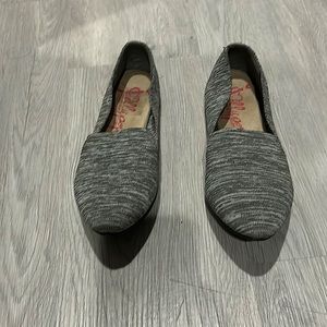 Grey casual memory foam flats